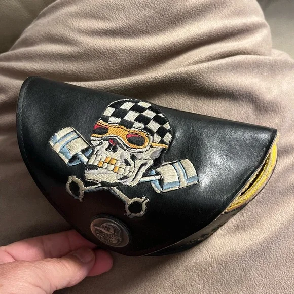 Ed Hardy Black and Gold Sunglasses Case - Picture 4 of 9